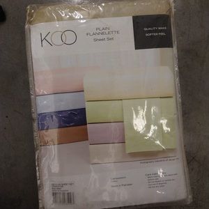NWT Pink Queen Sheet Set